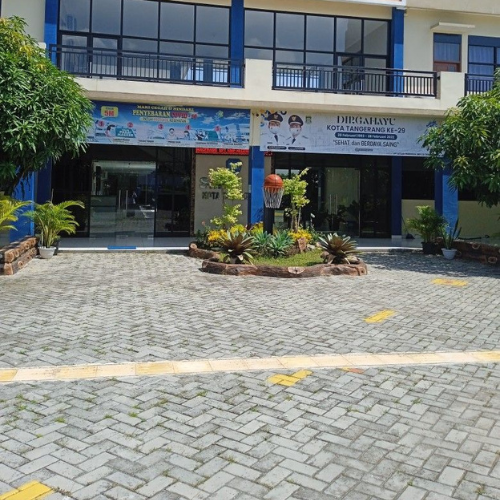 escola com piso intertravado